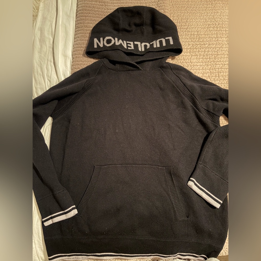 Lululemon Black Hoodie Sz 8 - great condition